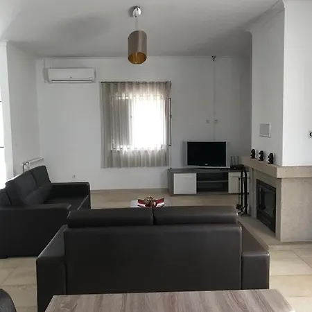 Moradia Gemea Em Herdade Santa Marta