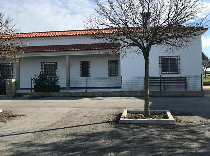 Casa de Férias Moradia Gemea Em Herdade Santa Marta